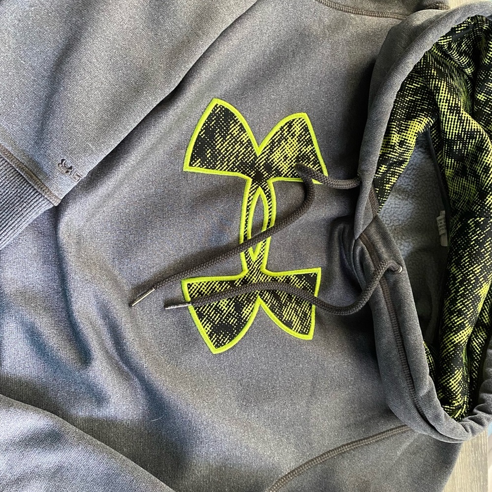 underarmour sweatshirt